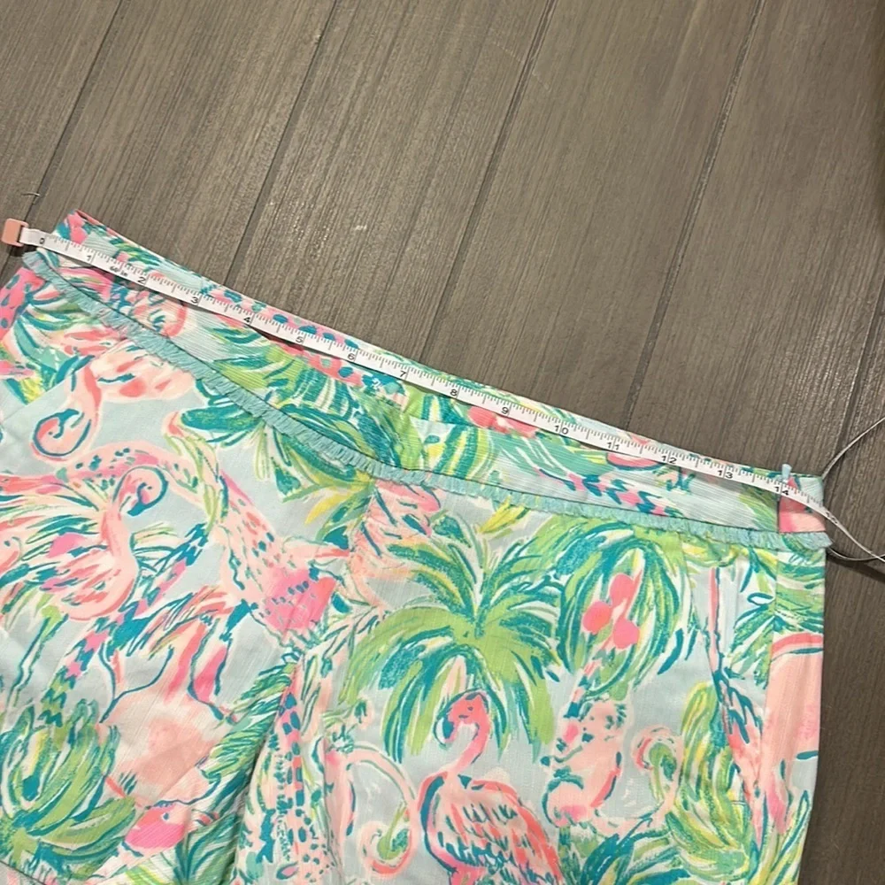 Lilly Pulitzer Tropical Print Women's Shorts - Picture 10 of 10